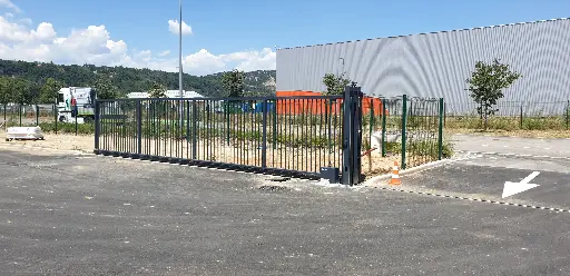 [SK21120] Portail coulissant SKENA 11000x2000 RAL 6005